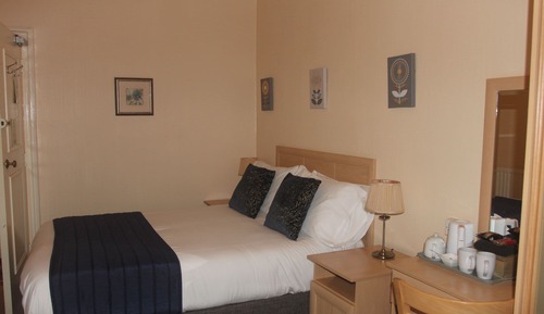 Standard Double Room, Ensuite, Garden View