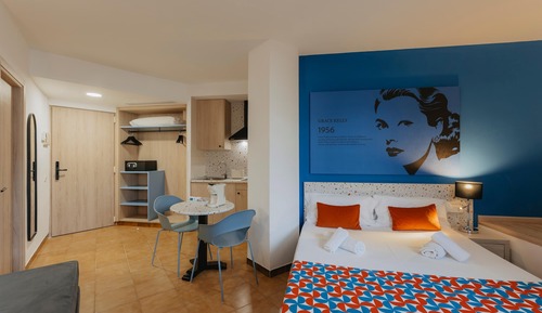 XL Balcony Superior Studio