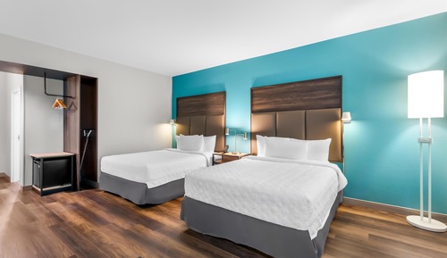 Room, 2 Queen Beds, Accessible, Bathtub