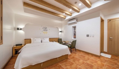 Standard Double Room + King Bed