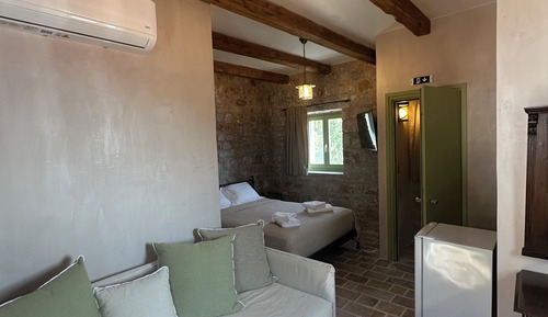 Superior Quadruple Room, Beach View