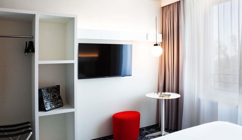 Standard Room, 1 Queen Bed, Accessible