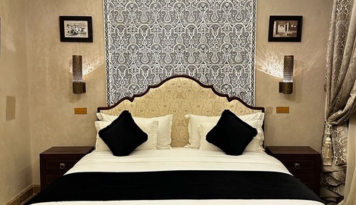 Signature Suite