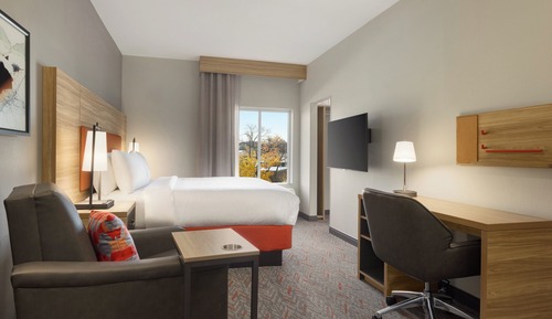 Room, 1 King Bed, Accessible (Comm, Mobil, Roll-In Shower)