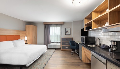 Studio Suite, 1 King Bed, Accessible Bathtub (Mobility)