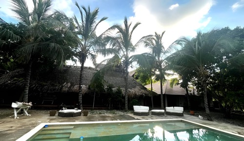 Comfort House, 6 Bedrooms, Private Pool, Beachside