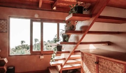 Comfort House, Sea View