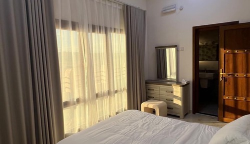 Family Villa, Desert View