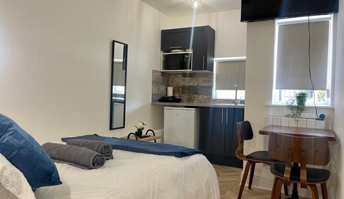 Traditional Studio, Ensuite, City View