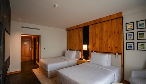 Room, 2 Twin Beds (View)