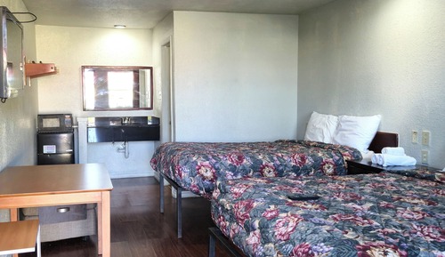 Room, 2 Queen Beds, Smoking