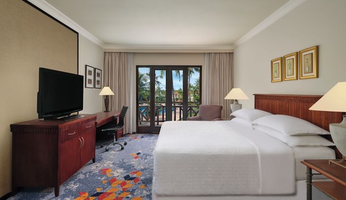 Deluxe Suite, Pool View