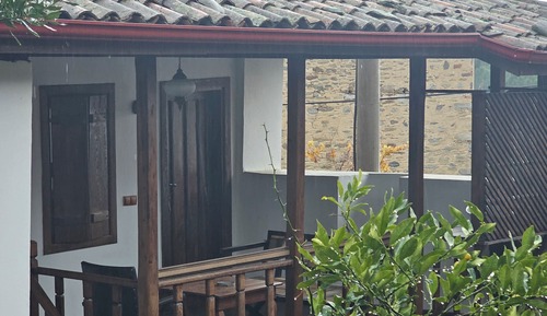 Comfort Cottage, Courtyard View