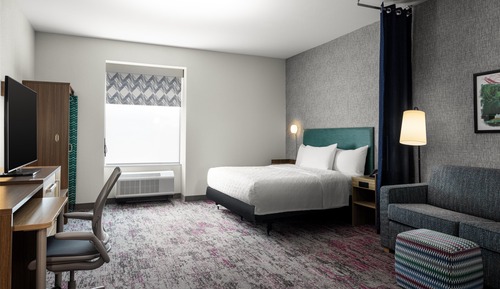 Studio, 1 King Bed, Accessible (Mobility & Hearing, Roll-In Shower)