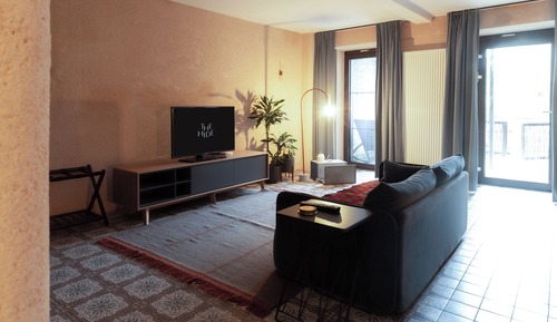 Deluxe Apartment