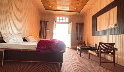 Deluxe Studio, Patio, Garden View