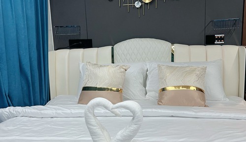 Executive Suite, River View