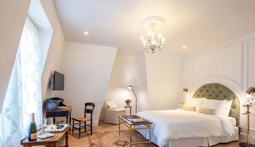 Deluxe Room, 1 Queen Bed, Mountain View