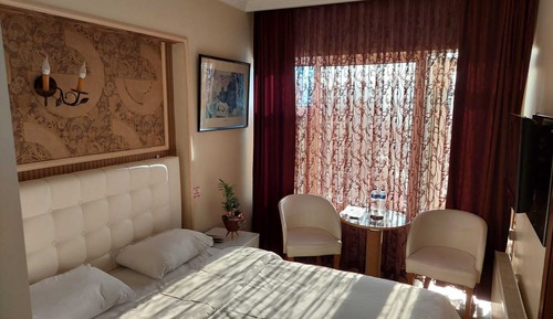Basic Double or Twin Room, Multiple Beds, Sea View