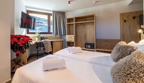Deluxe Double or Twin Room