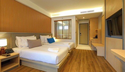 Deluxe Pool Access - Double