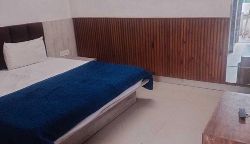 Deluxe Room, City View