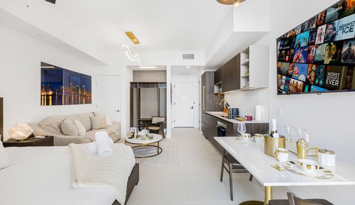 Luxury Studio Suite, 1 Queen Bed with Sofa bed, City View