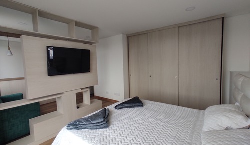 Basic Apartment, City View