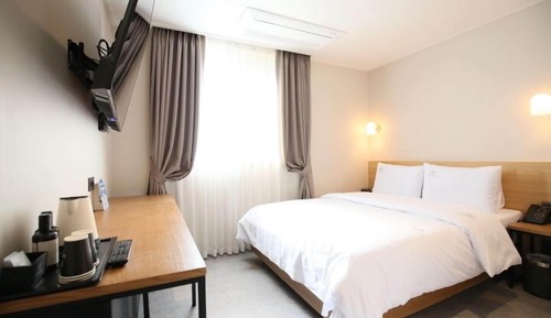 Standard Double Room, City View