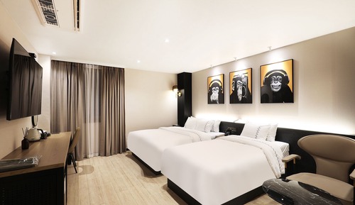 Deluxe Twin Room, City View