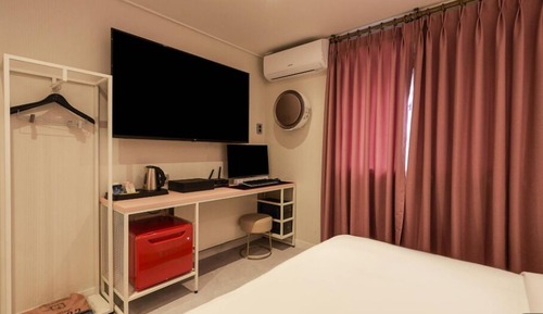 B - Deluxe Double Room, 1 Queen Bed, Non Smoking