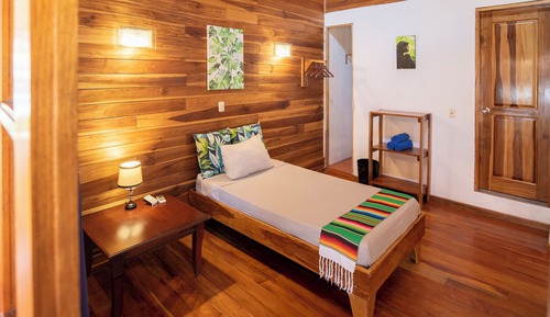 Basic Triple Room, Multiple Beds