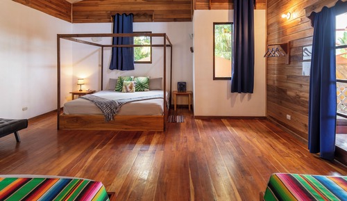 Family House, 3 Bedrooms, Patio, Pool View