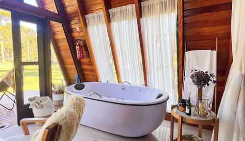 Deluxe Chalet, 1 King Bed, Garden View