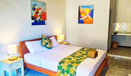 Room, Valley View