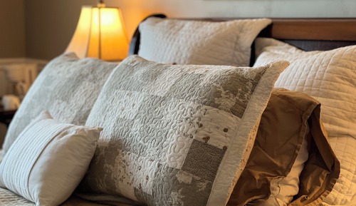 Classic Room, 1 Queen Bed, Private Bathroom