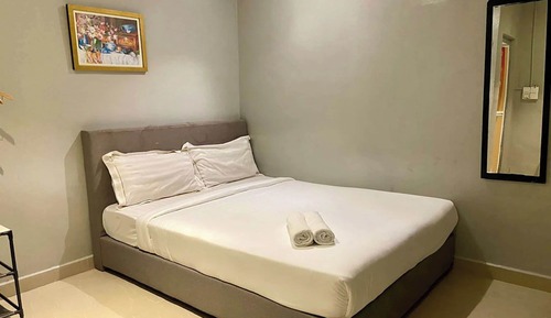 Standard Room, 1 Queen Bed