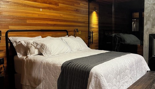 Deluxe Cabin, 1 Queen Bed with Sofa bed, Mountain View