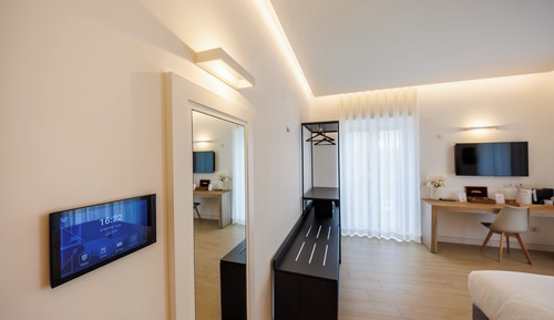 Deluxe Room, City View