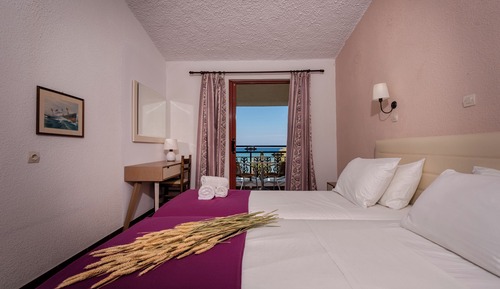 Classic Double Room, Garden View