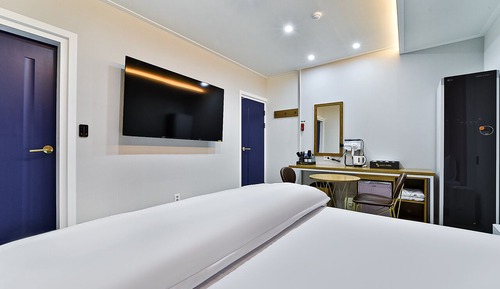 Standard Double Room, City View