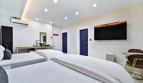 Basic Twin Room, City View