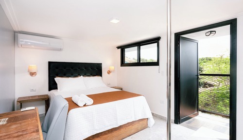 Elite Room, Bathtub, Partial Sea View