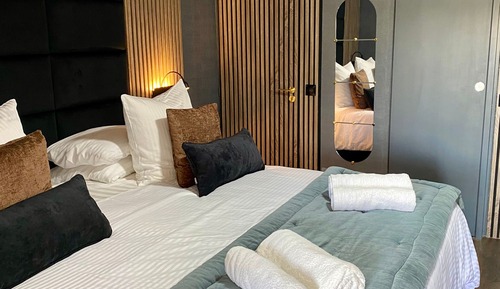 Deluxe Double Room, Garden View