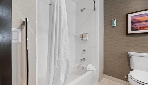 Standard Room, 2 Queen Beds, Non Smoking (Bathtub)