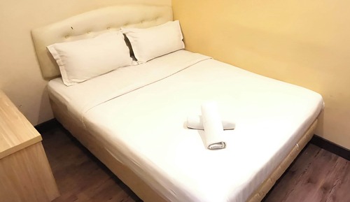 Standard Room, 1 Queen Bed