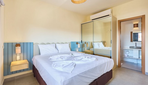 Deluxe Apartment, Partial Sea View