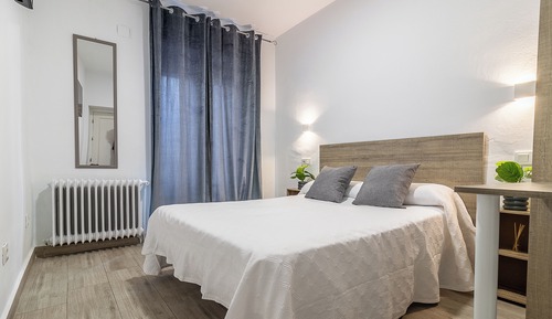 Basic Double Room, Shared Bathroom