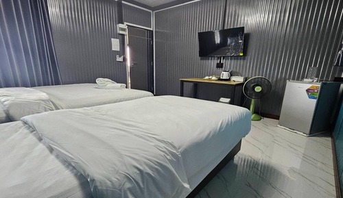 Standard Twin Room