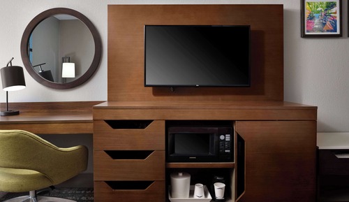 Standard Room, 1 Queen Bed, Non Smoking (Walk-in Shower)